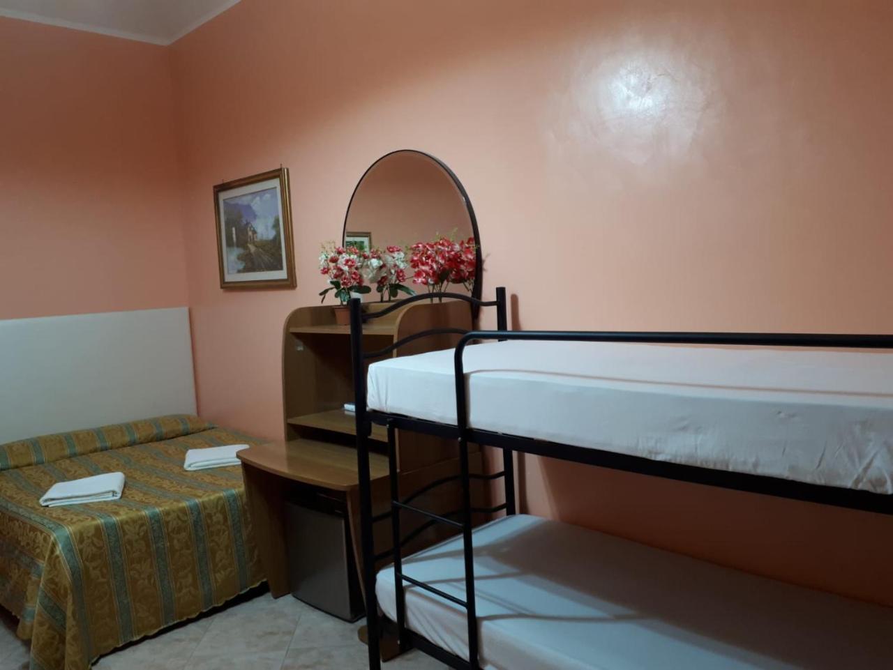 Roma Guest House Экстерьер фото